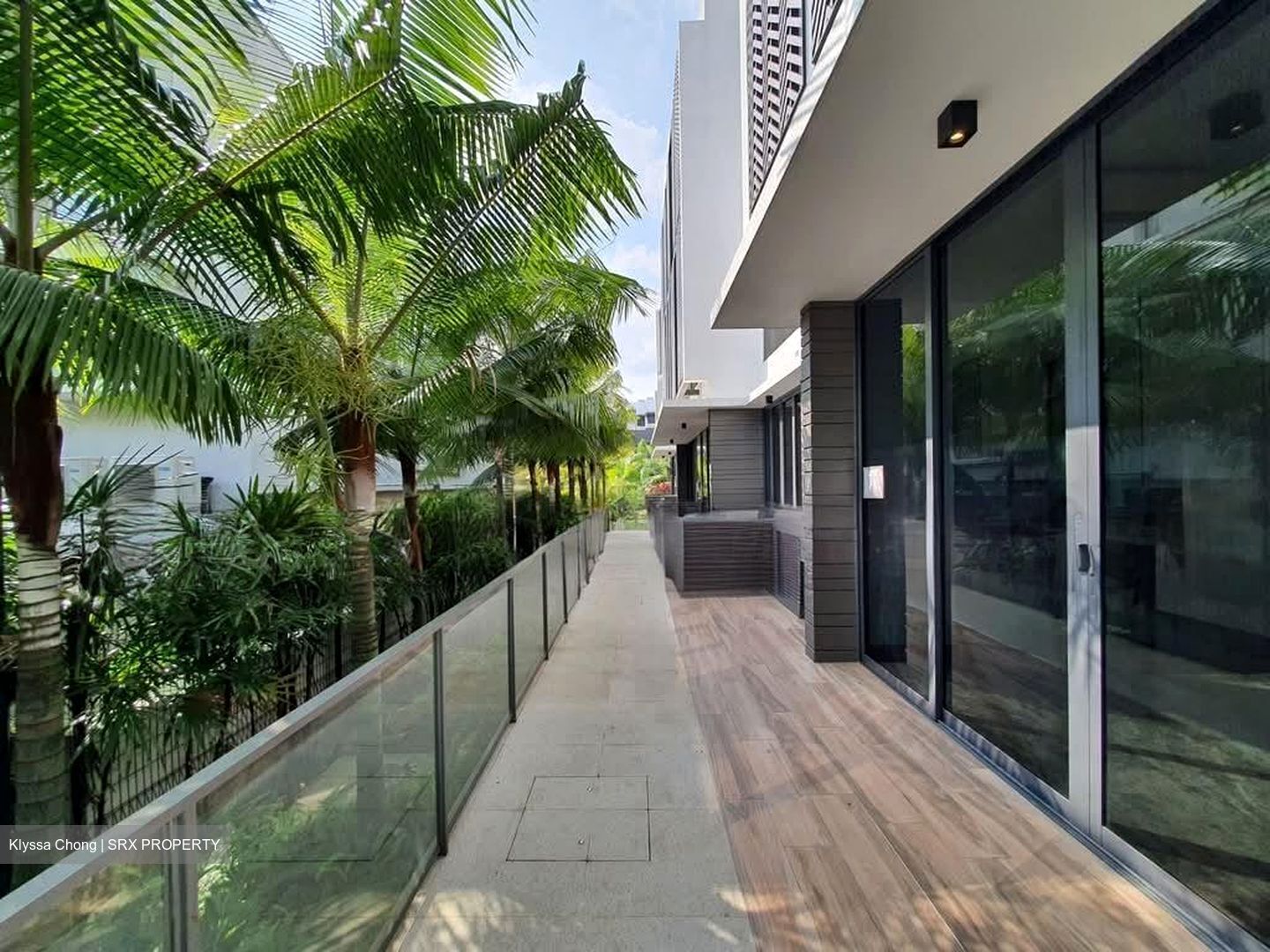 Alana (D28), Terrace #570902831